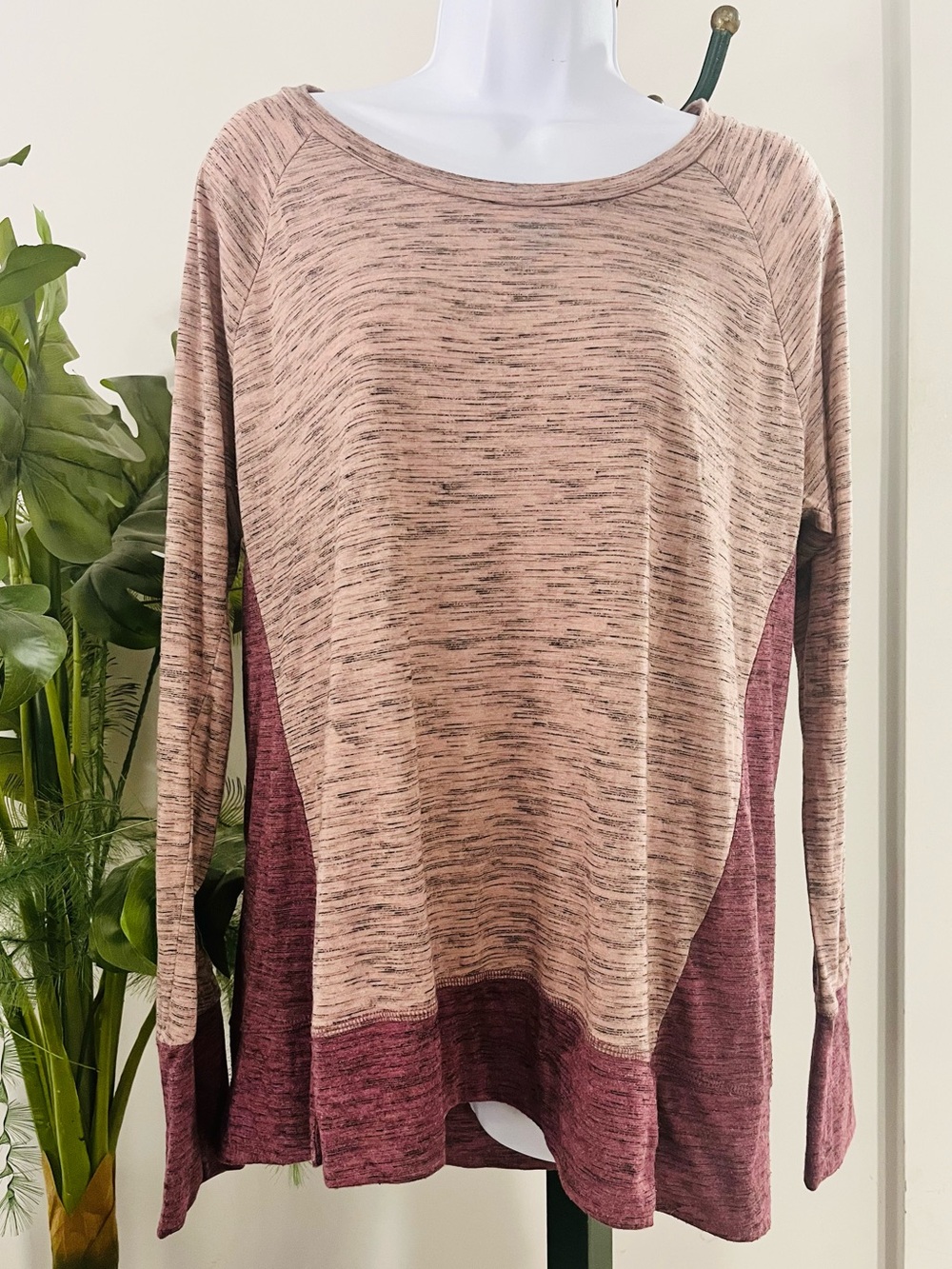 Harmony Balance Two-Tone Marled Long Sleeve Top in Blush and Plum Sz L
